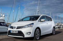Toyota Verso, front static